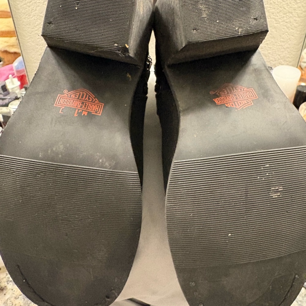 Harley-Davidson Black Boots with Silver Chain - Picture 5 of 5